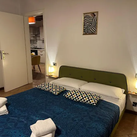 Feel - Piazza Pontida Balcony *