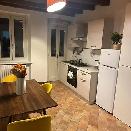 Feel - Piazza Pontida Balcony